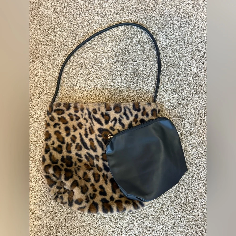 Leopard Print Faux Fur Shoulder Bag Like New - Picture 4 of 5